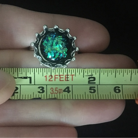 Circle Flower Shaped Mystical Green and Blue Sparkle Stone Ring - Picture 6 of 6